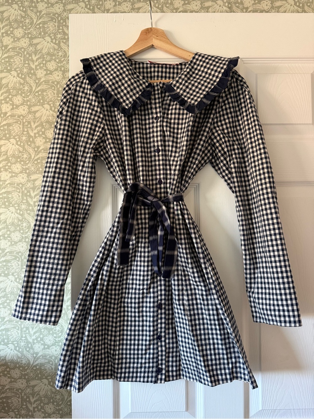 Lisa Says Gah Navy and White Gingham Button Shirt